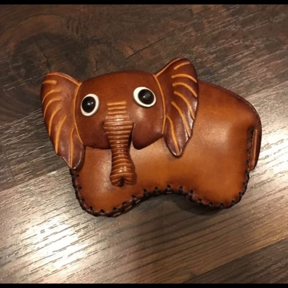 Leather 🐘 Change Purse